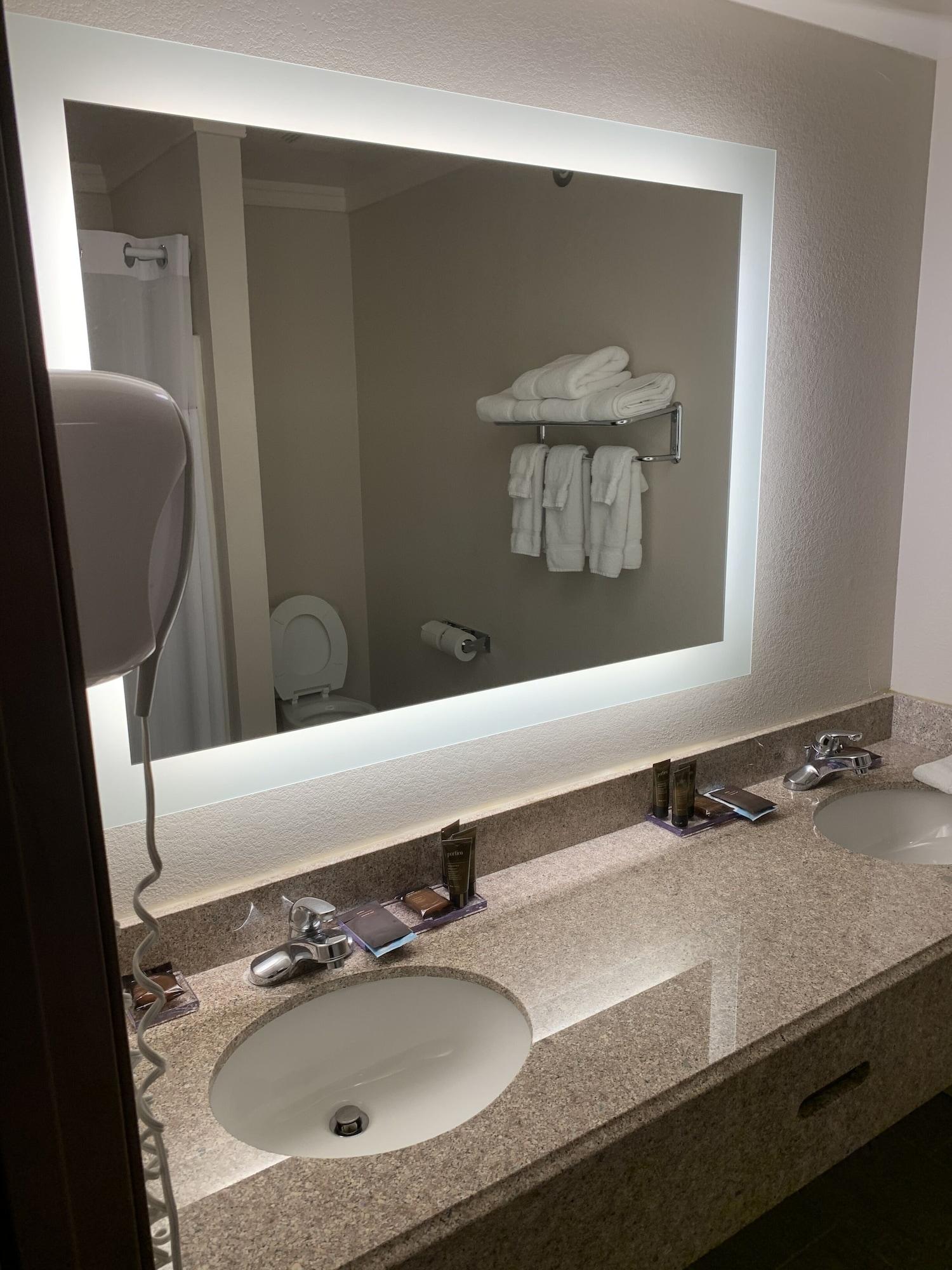 Hotel Wingate By Wyndham 3*